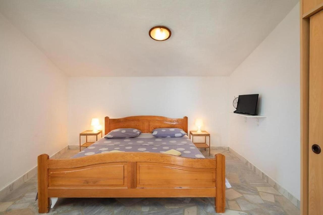 Apartments Roza Omis Luaran gambar
