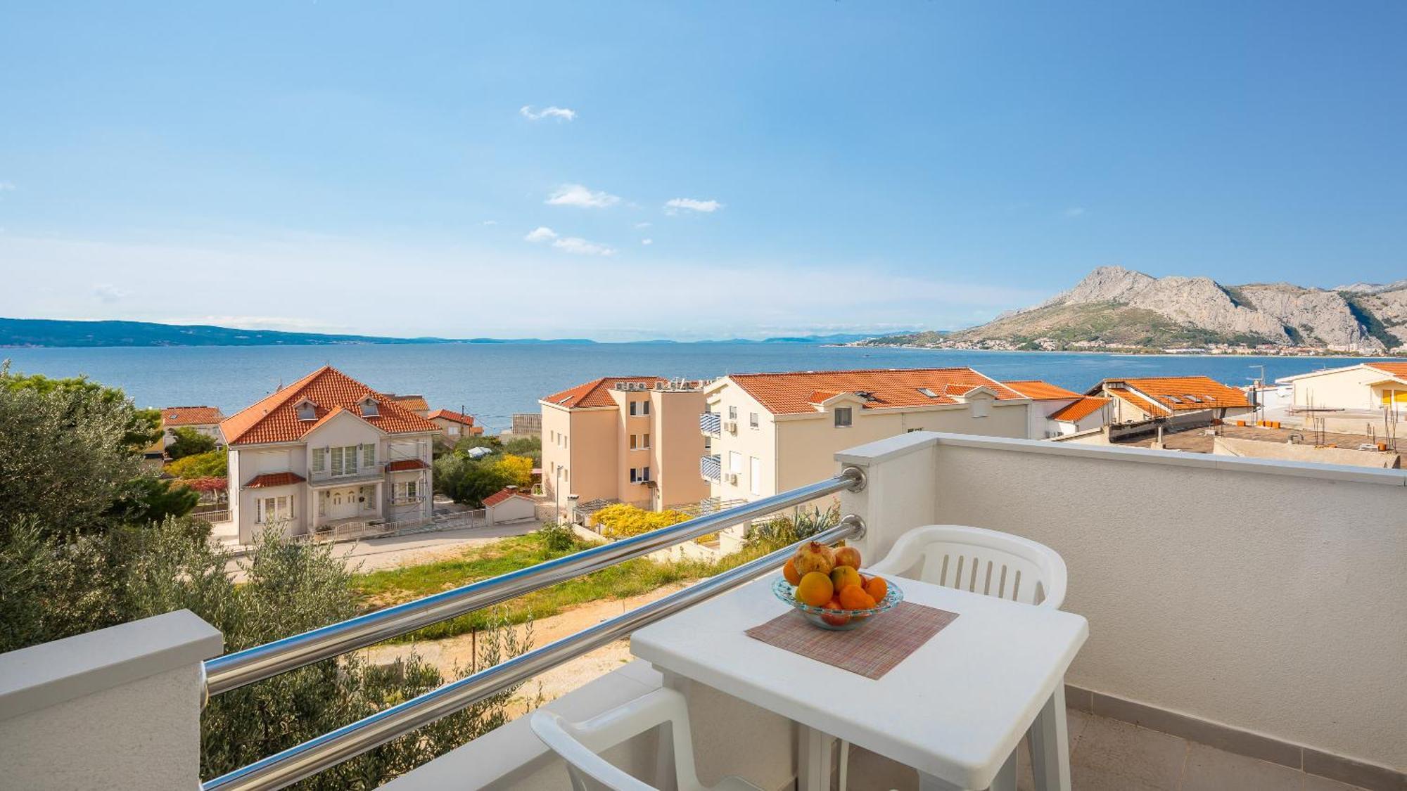 Apartments Roza Omis Luaran gambar