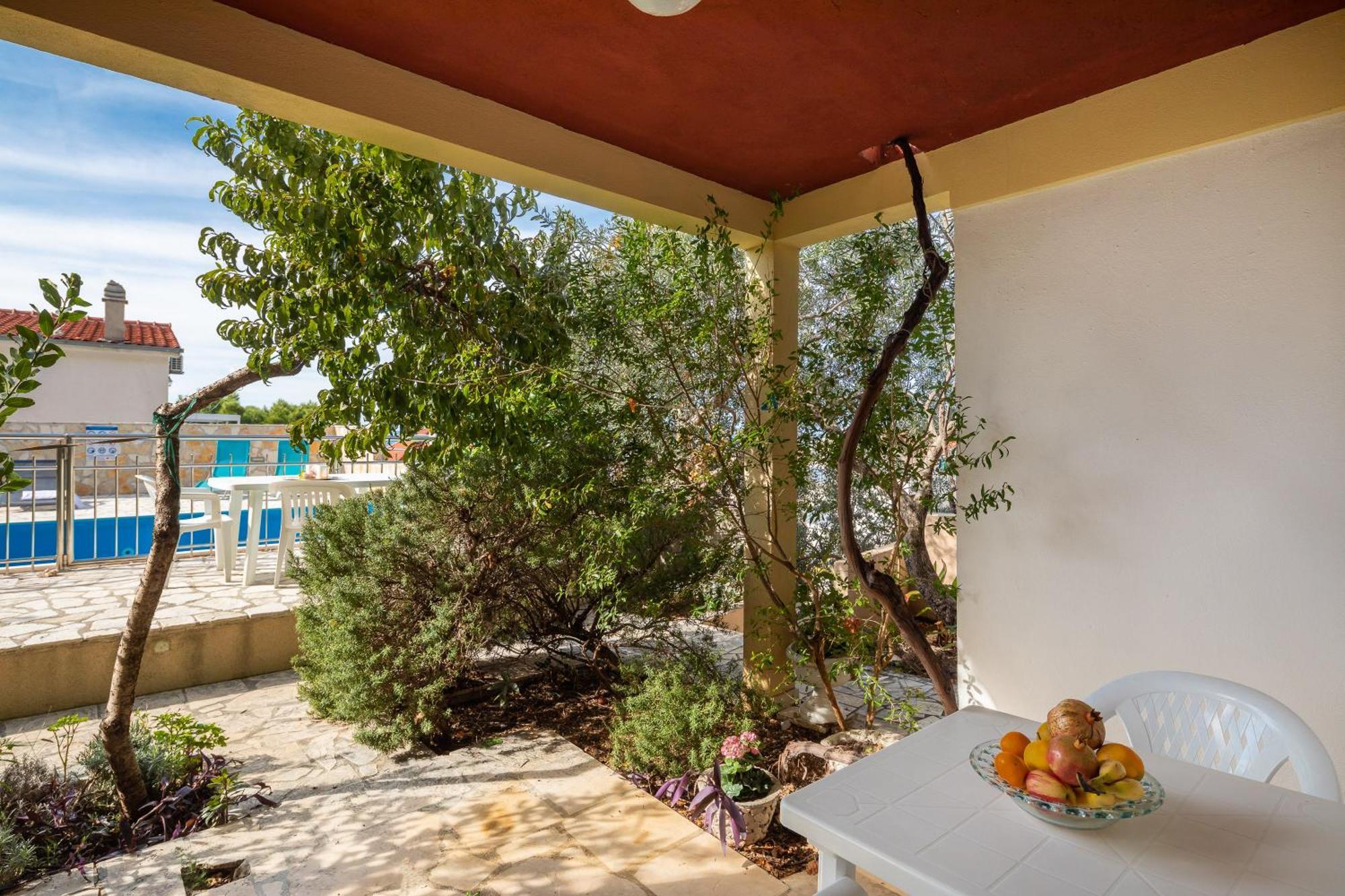 Apartments Roza Omis Luaran gambar