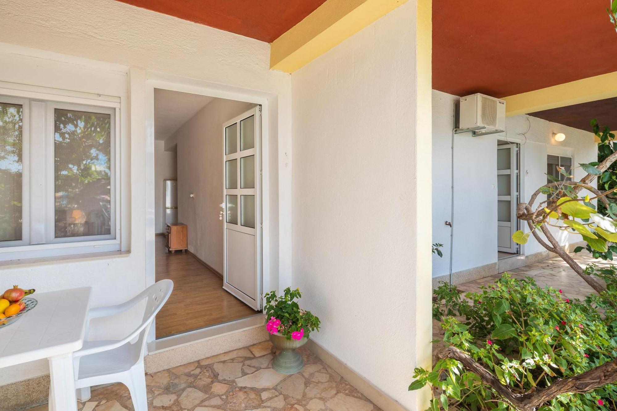 Apartments Roza Omis Luaran gambar