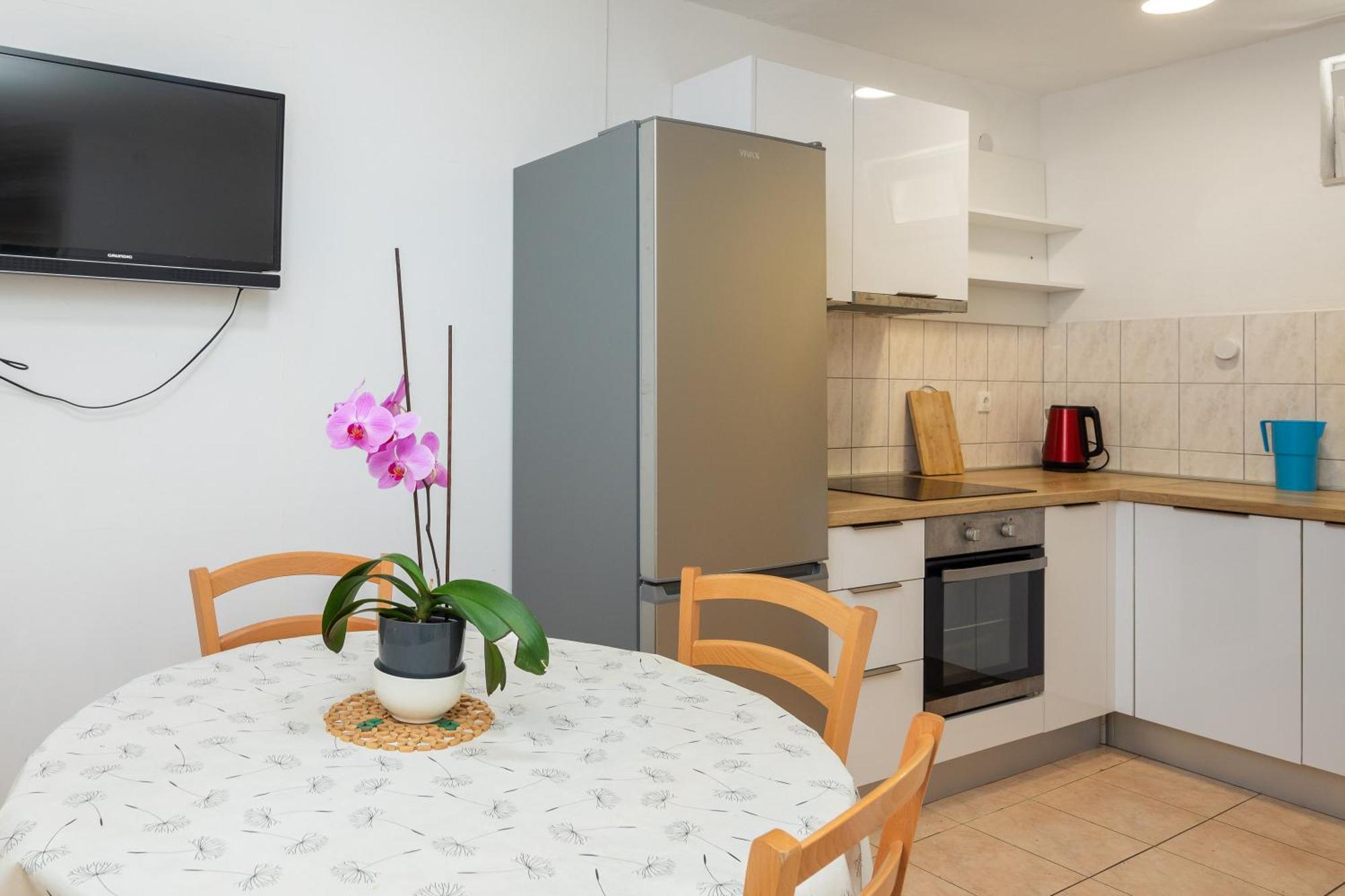 Apartments Roza Omis Luaran gambar
