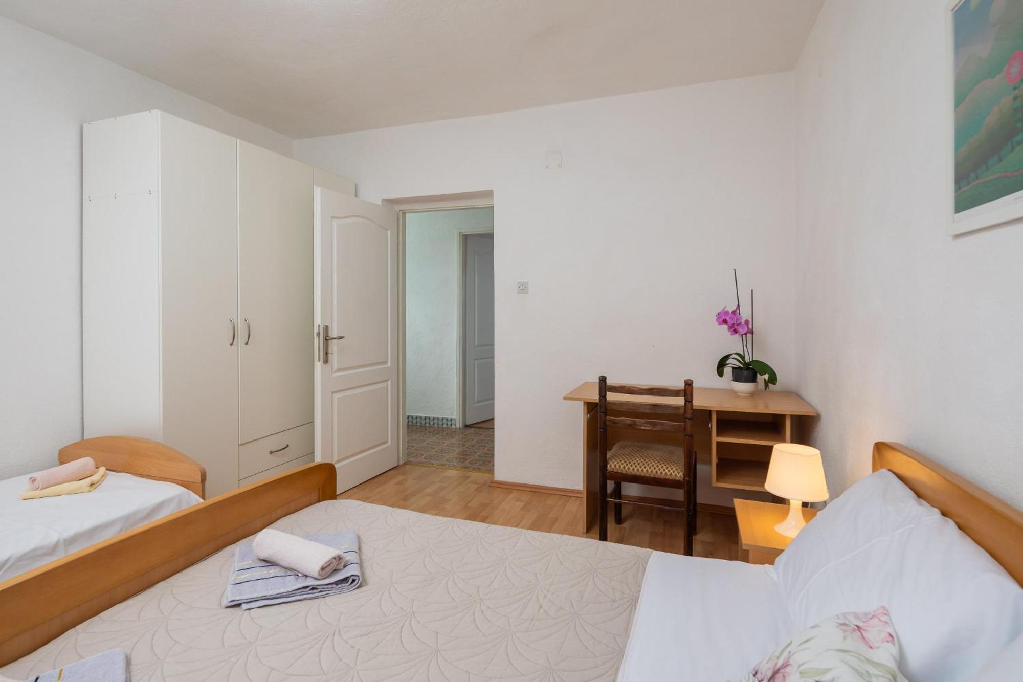 Apartments Roza Omis Luaran gambar