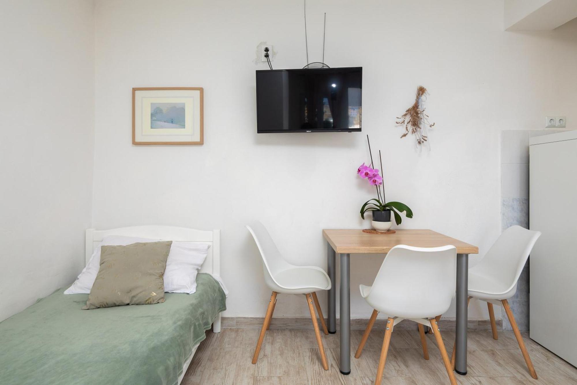 Apartments Roza Omis Luaran gambar