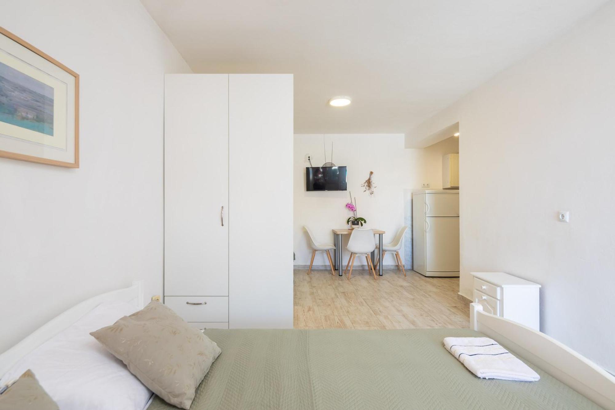 Apartments Roza Omis Luaran gambar