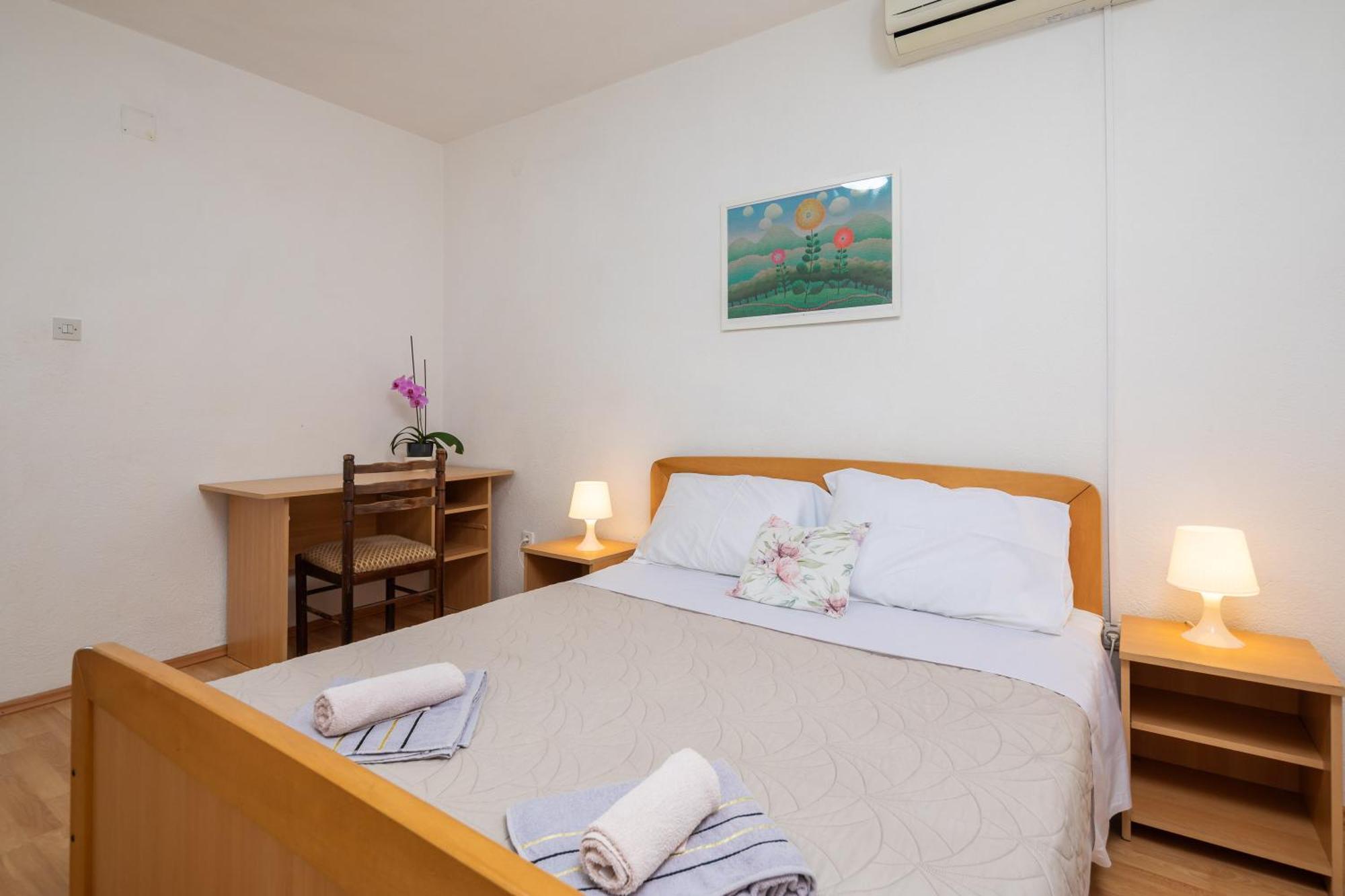 Apartments Roza Omis Luaran gambar