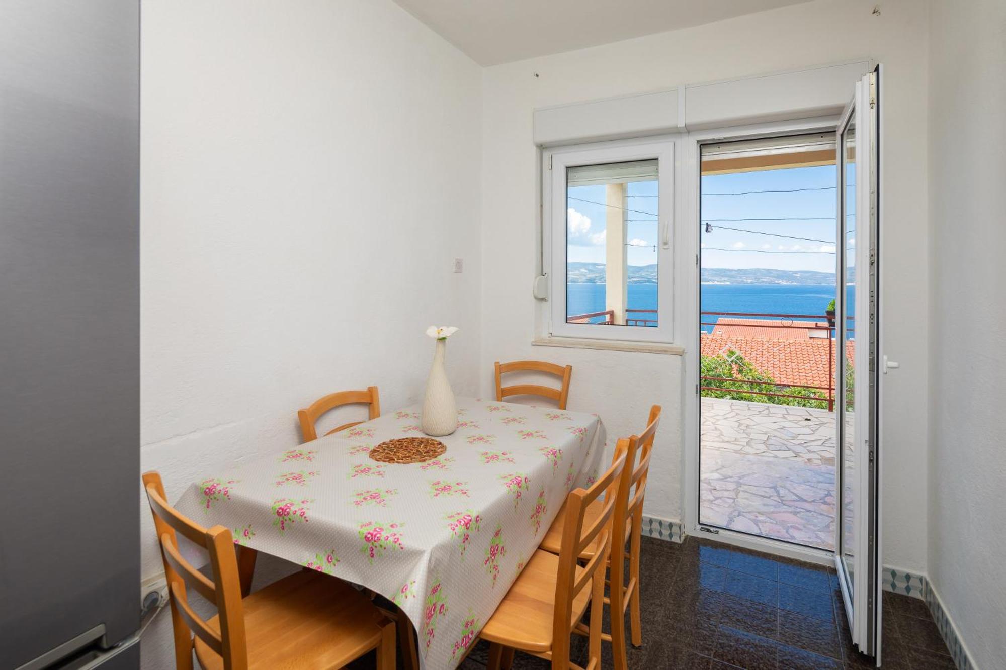 Apartments Roza Omis Luaran gambar