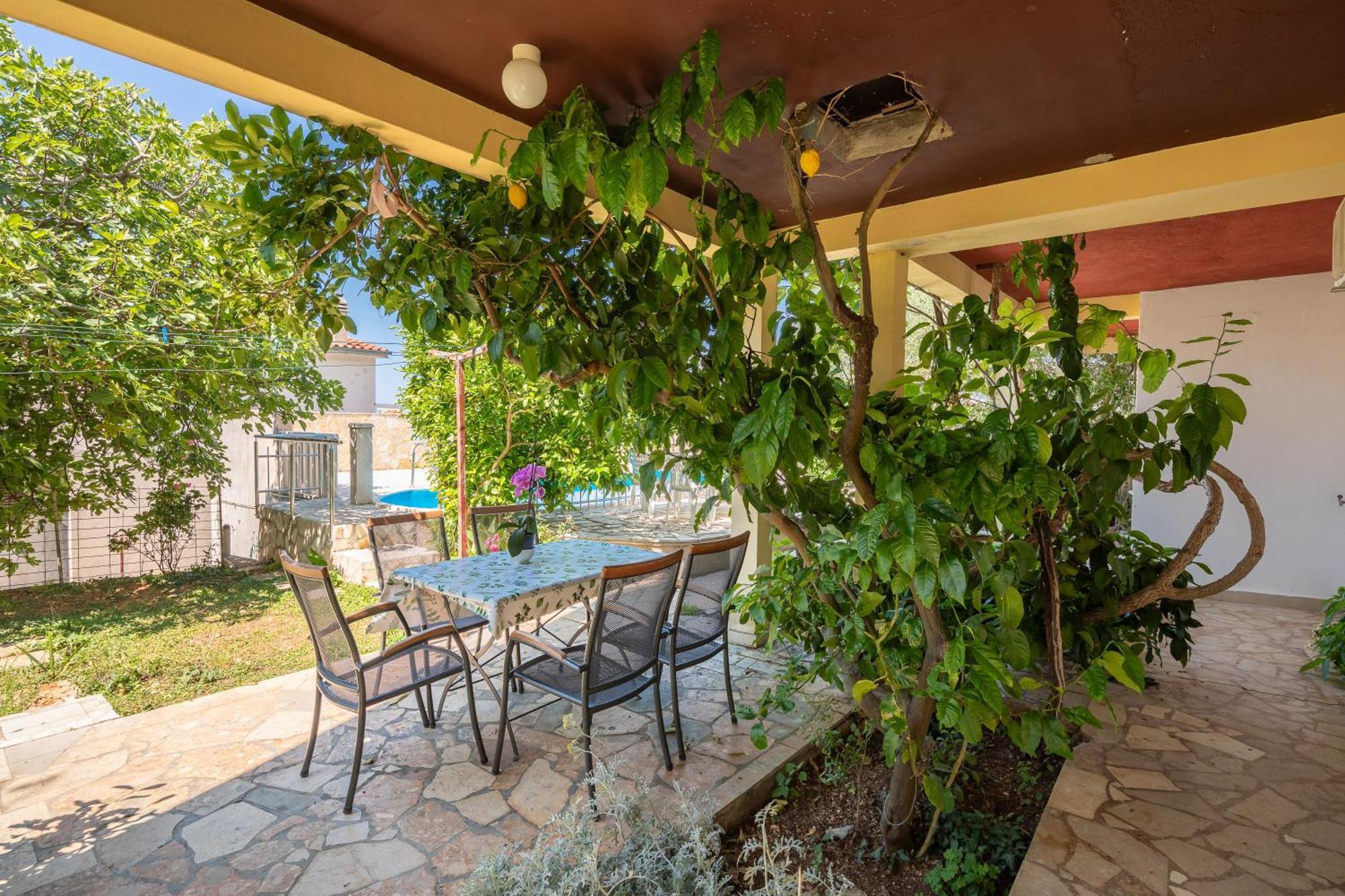 Apartments Roza Omis Luaran gambar